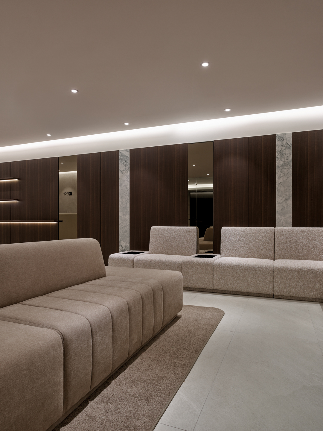 丹雅皮膚科一對一諮詢室與等候區環境